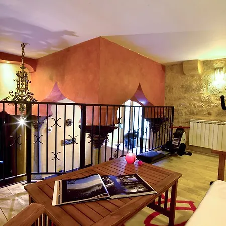 아파트 La Maison Des Poetes & Spa *