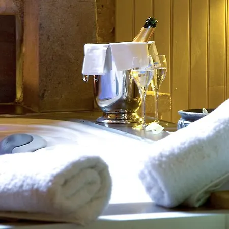 아파트 La Maison Des Poetes & Spa *