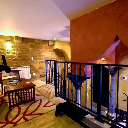아파트 La Maison Des Poetes & Spa *