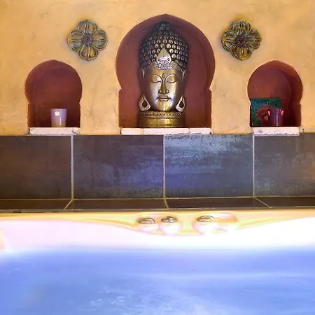 아파트 La Maison Des Poetes & Spa *