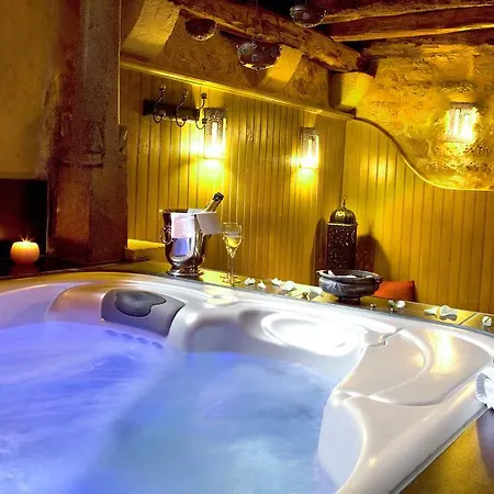 아파트 La Maison Des Poetes & Spa