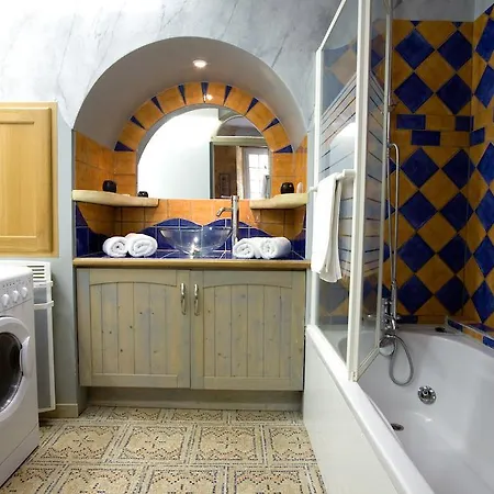 La Maison Des Poetes & Spa 사흘라 라 카네다