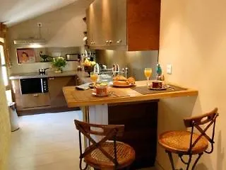 Apartment La Maison Des Poetes & Spa Sarlat-la-Caneda
