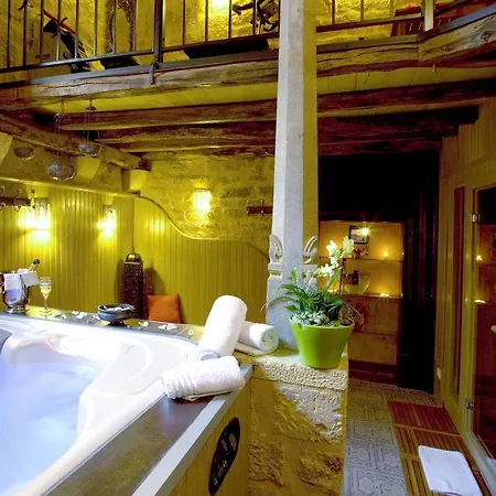La Maison Des Poetes & Spa 아파트